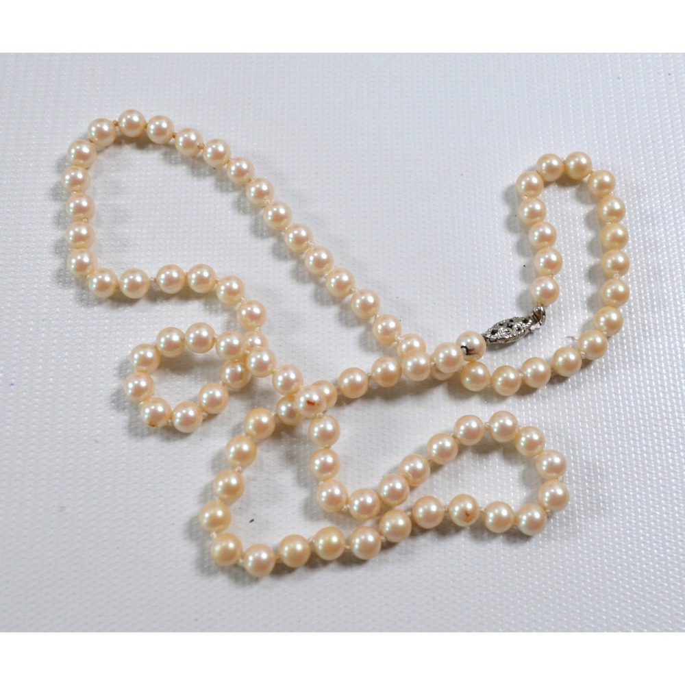 Vintage White Faux Pearl Necklace Silver Tone Clasp 25" Unbranded